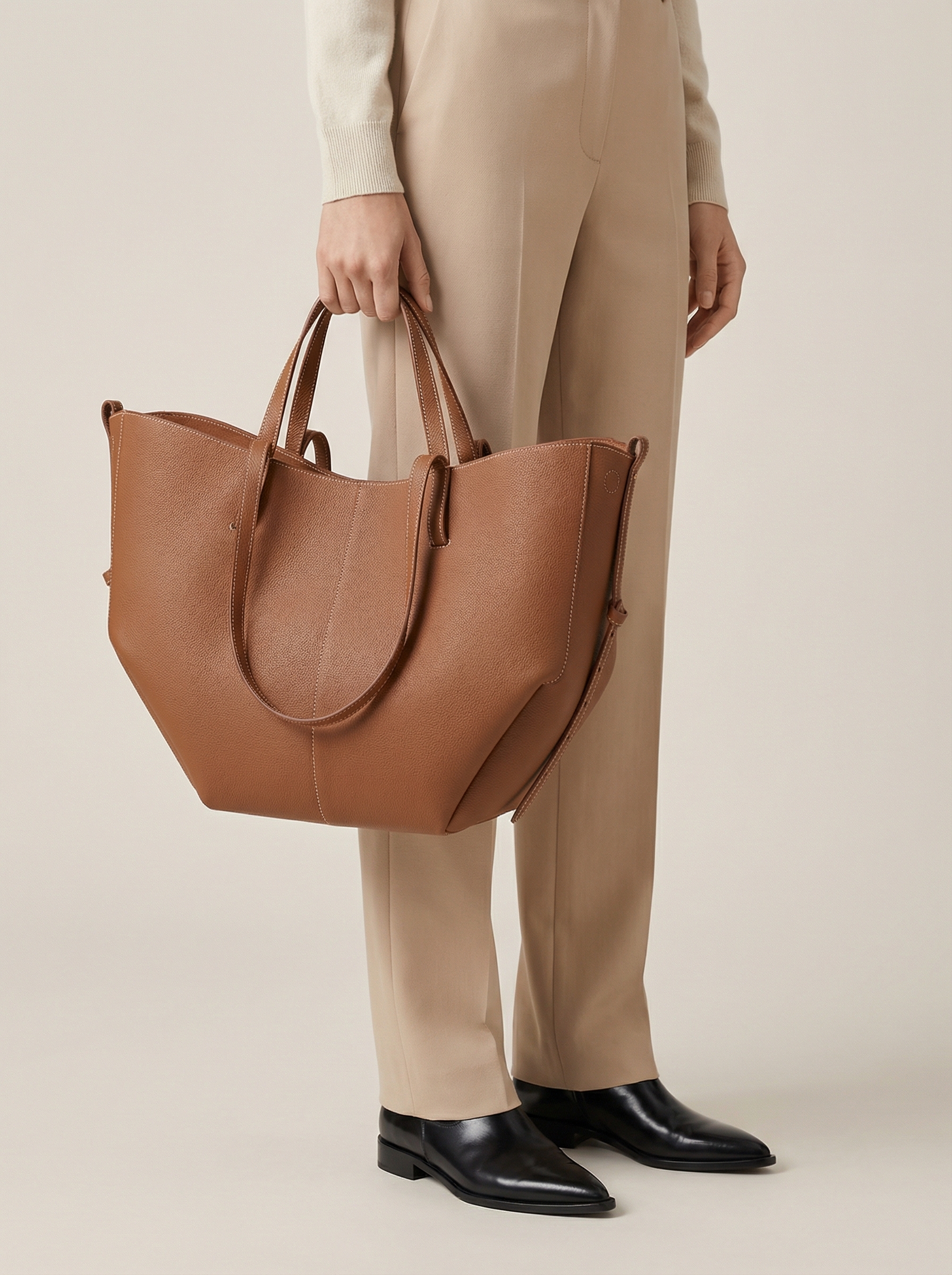 Timeless Carry Edit — example 3 (fashion, AI generation on Cheeppy)