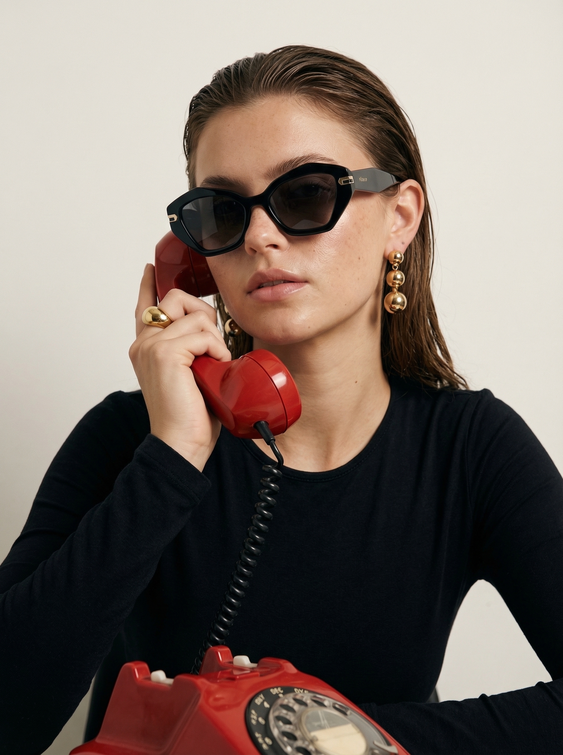 Retro studio sunglasses editorial — example 4 (fashion, AI generation on Cheeppy)