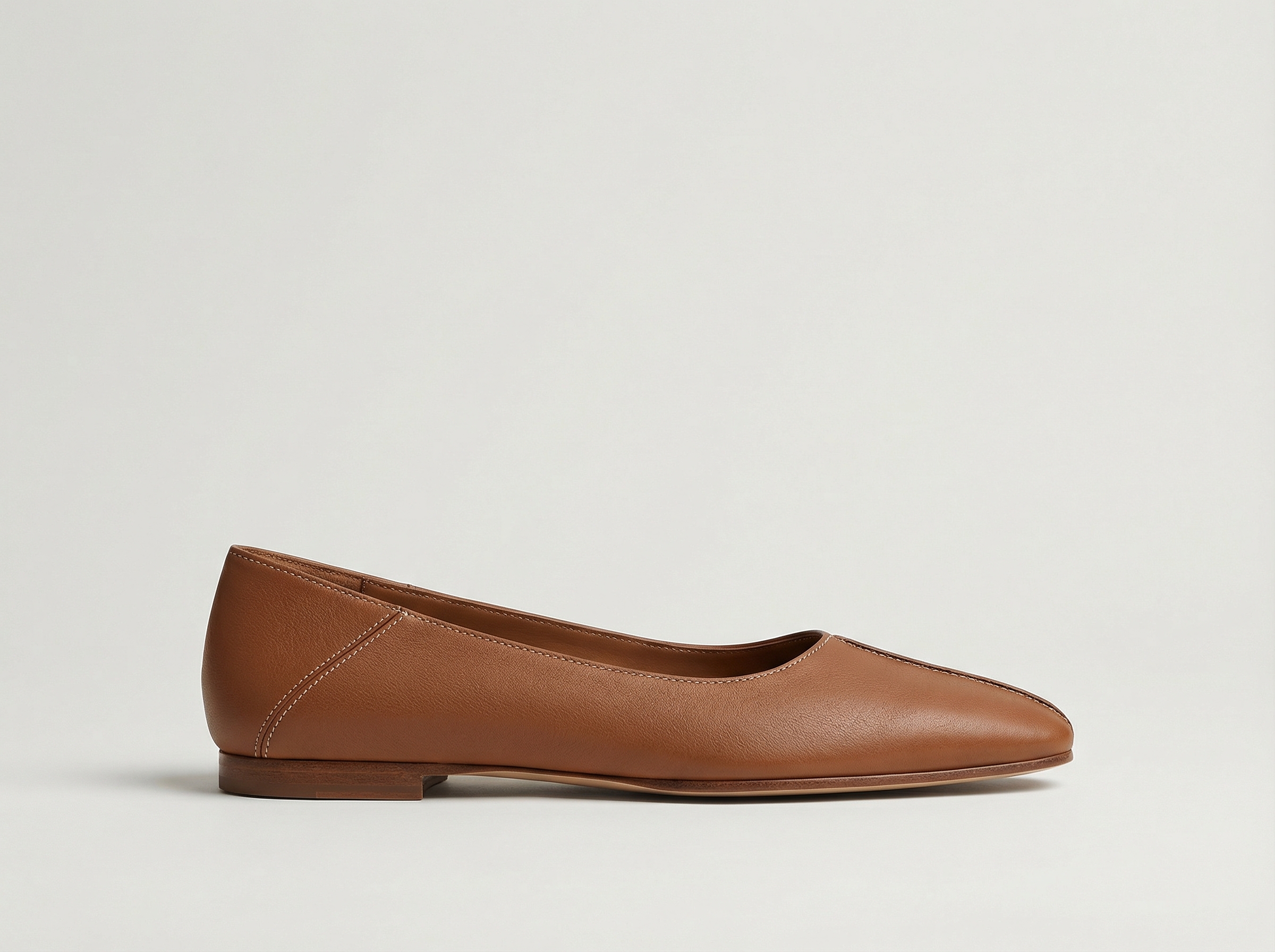 Studio One Shoe · Grey Profile — example 1 (fashion, AI generation on Cheeppy)