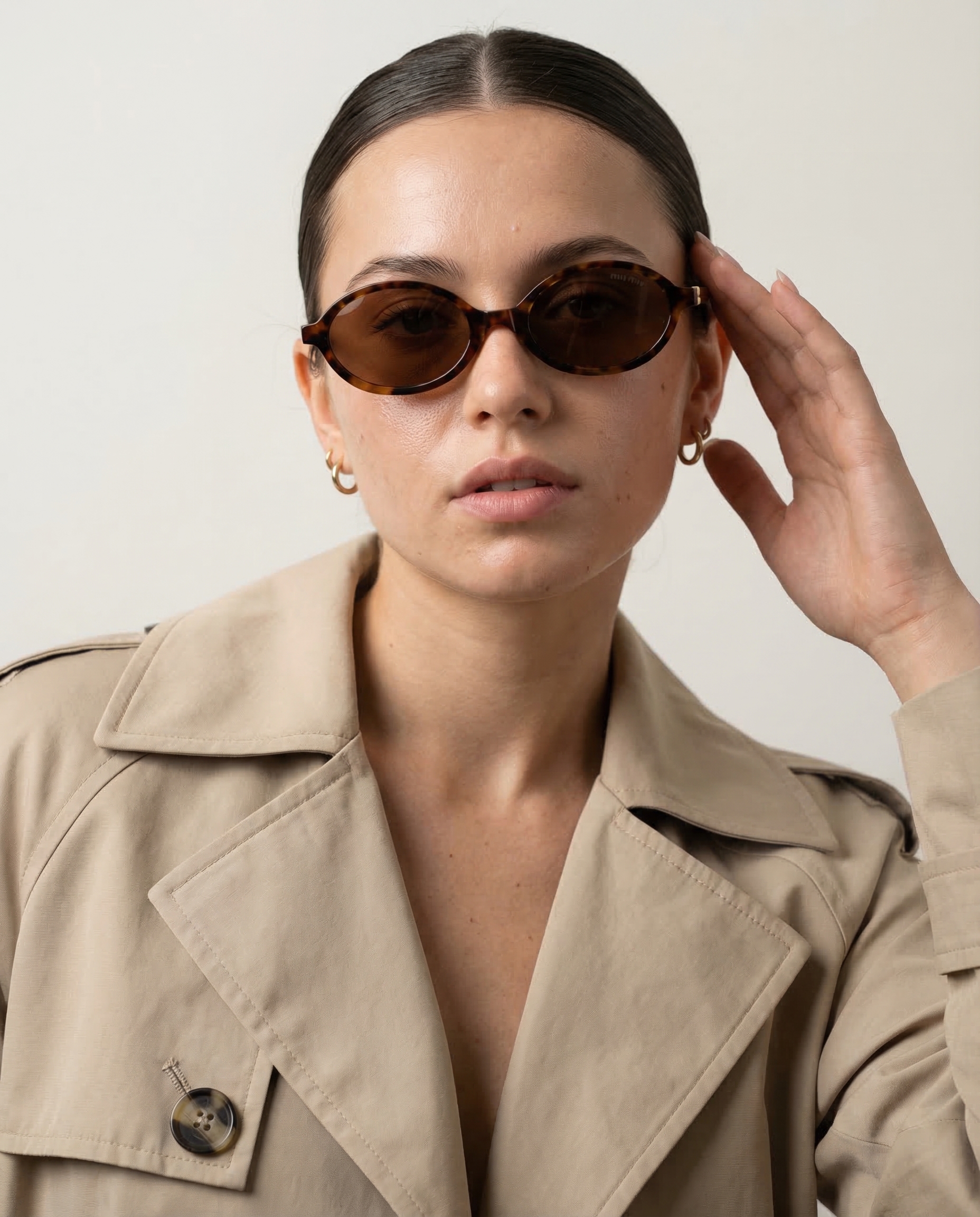 Minimal chic portrait sunglasses — example 2 (fashion, AI generation on Cheeppy)