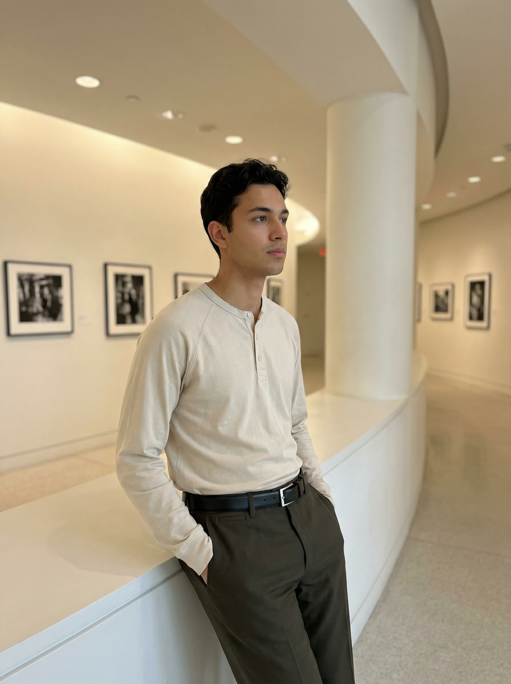 Modern gallery elegance for refined tops and tailored pants — example 4 (fashion, AI generation on Cheeppy)