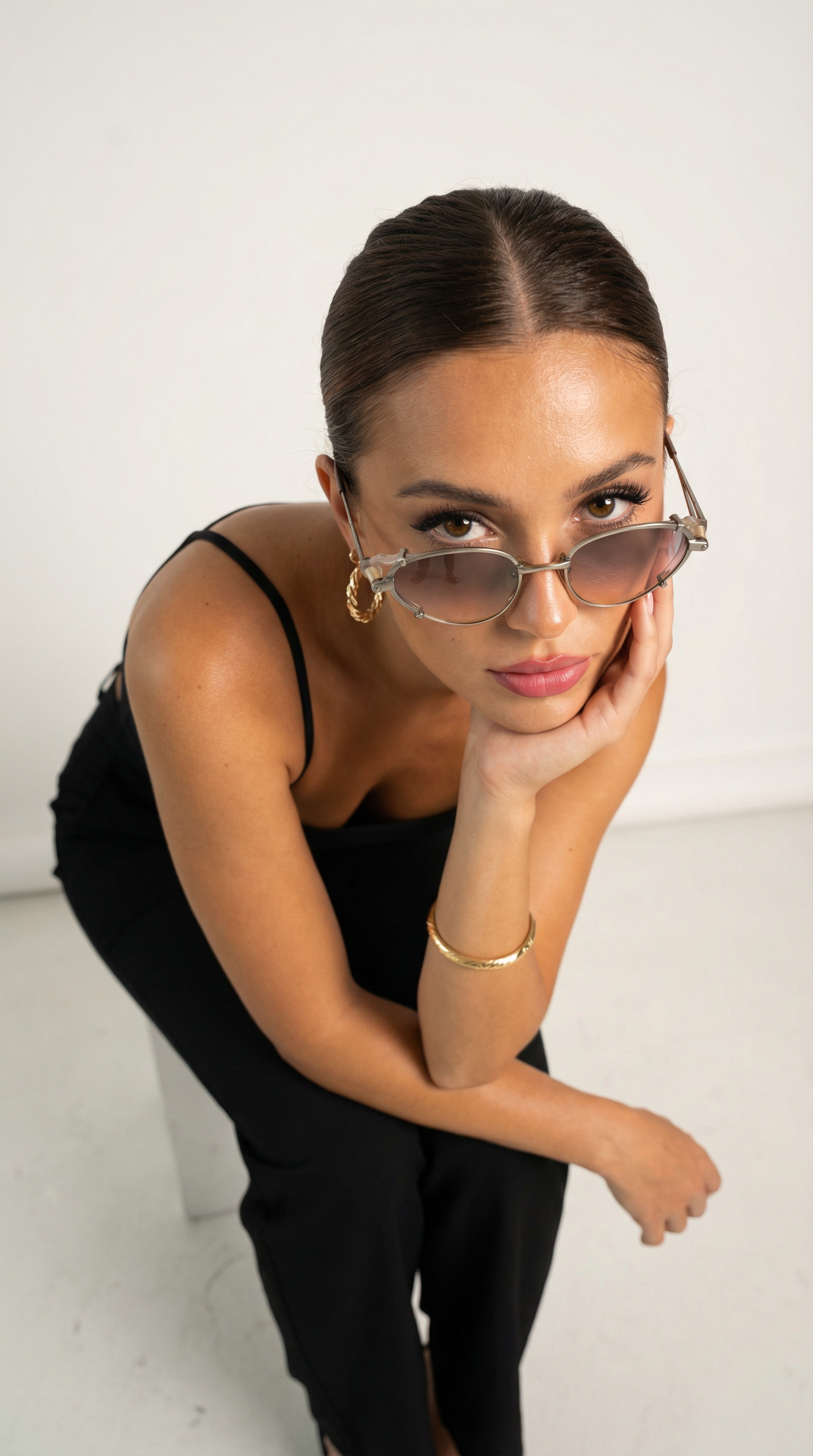 Distorted Glam Sunglasses — example 4 (fashion, AI generation on Cheeppy)