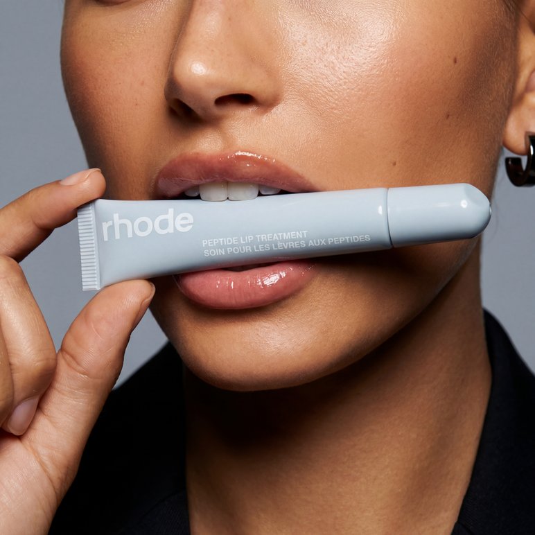 Glam Close-Up Hold — cover image, beauty style by emmarstudio